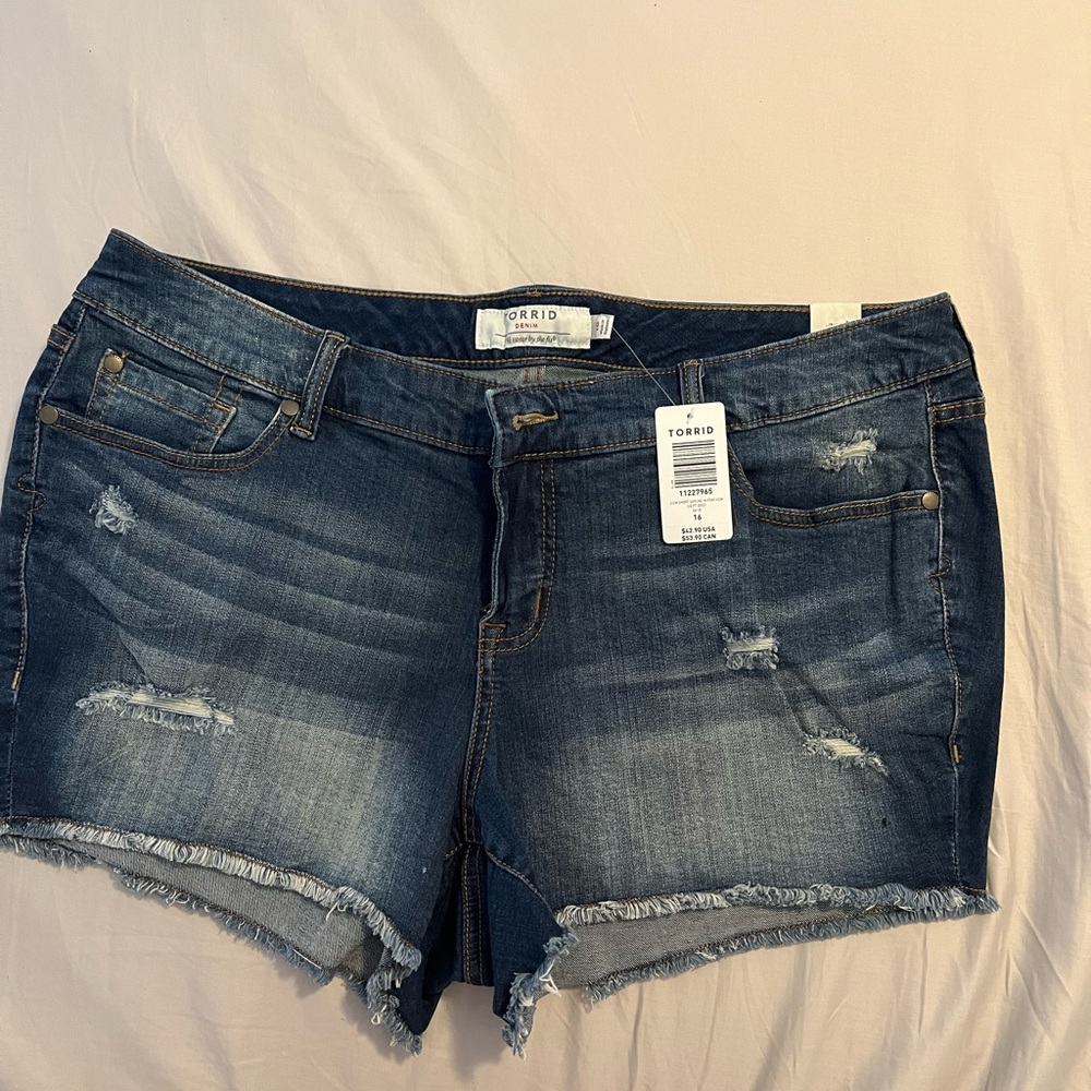 *New w Tags* Torrid size 16 denim shorts